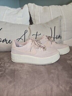 Women's Nike Air Force 1 Sage Low Sneakers
